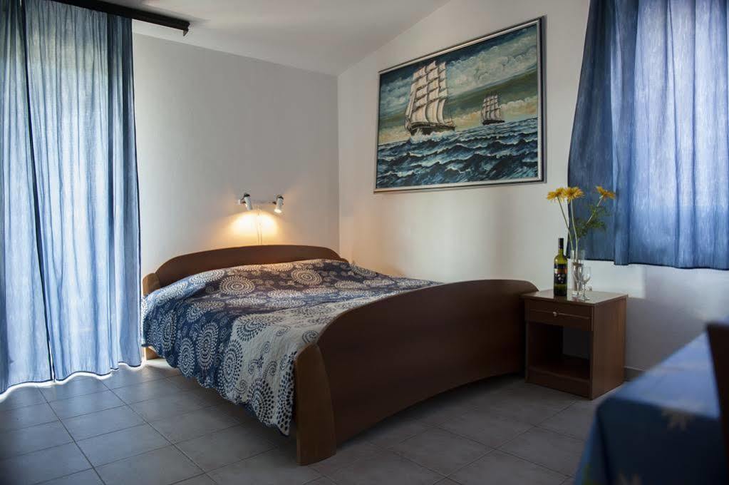 Apartments Paradis โรวีน ภายนอก รูปภาพ